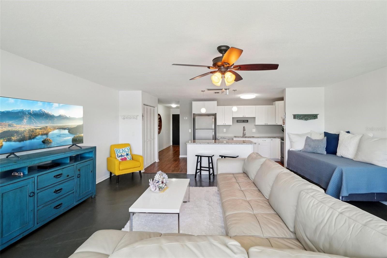 CHALET-ON-THE-LAKE CONDO - Residential