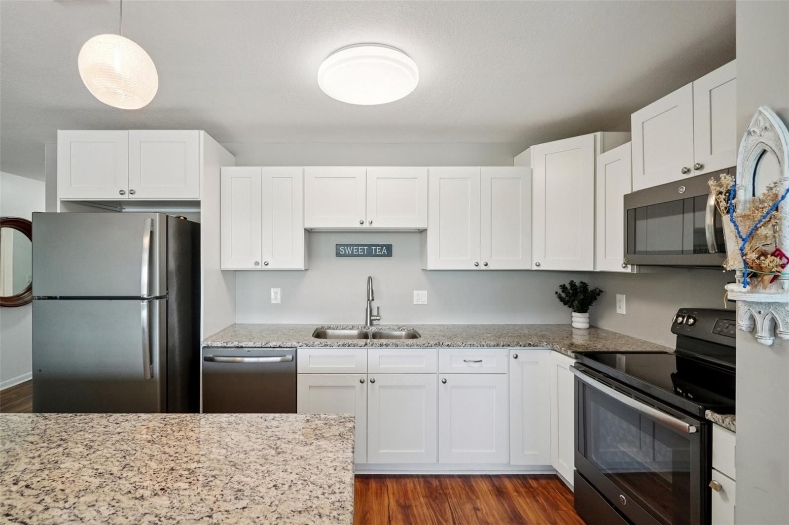 CHALET-ON-THE-LAKE CONDO - Residential