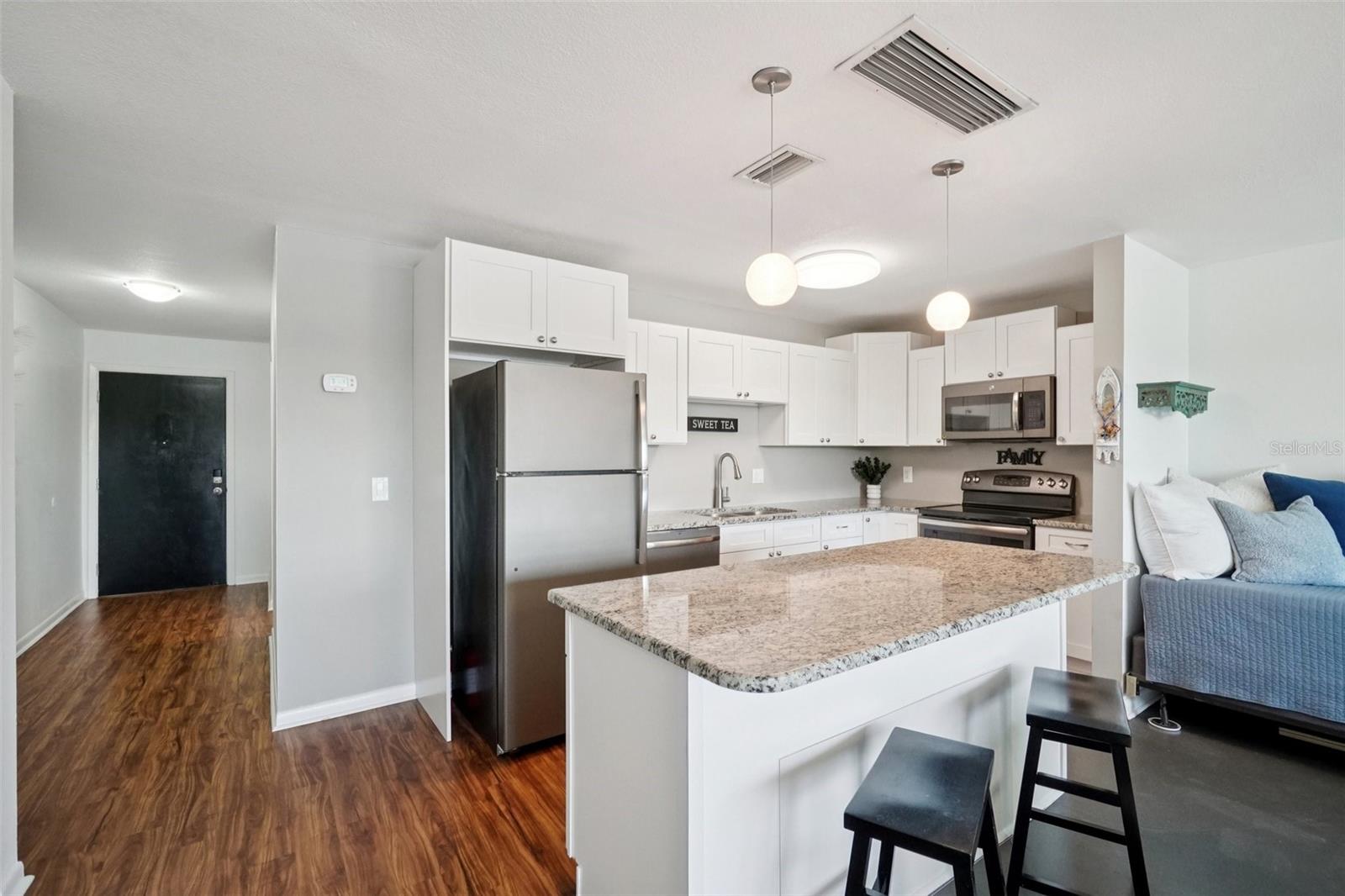 CHALET-ON-THE-LAKE CONDO - Residential