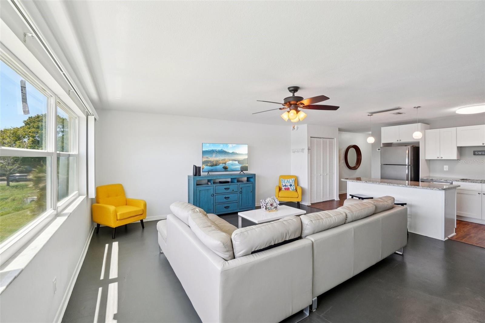 CHALET-ON-THE-LAKE CONDO - Residential