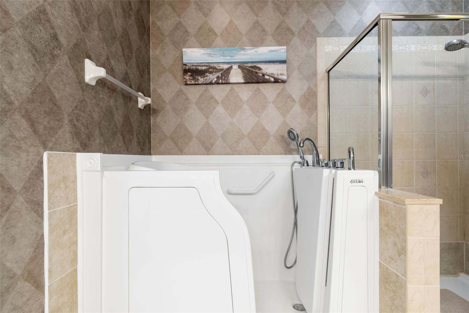 MONTEREY AT LAKE SEMINOLE CONDO - Residential