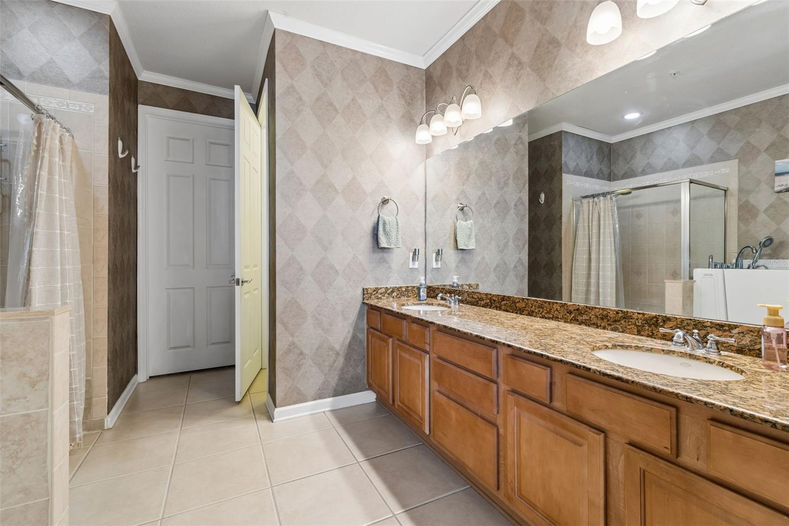 MONTEREY AT LAKE SEMINOLE CONDO - Residential