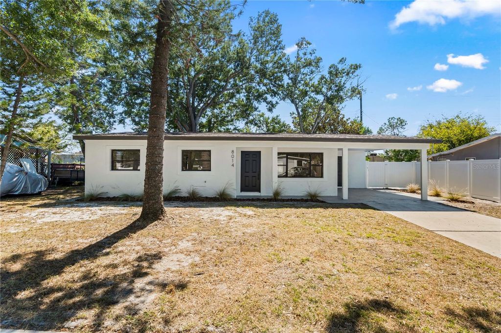 Photo of 8014 W Comanche Avenue, Tampa, FL 33615 (MLS # TB8469154)