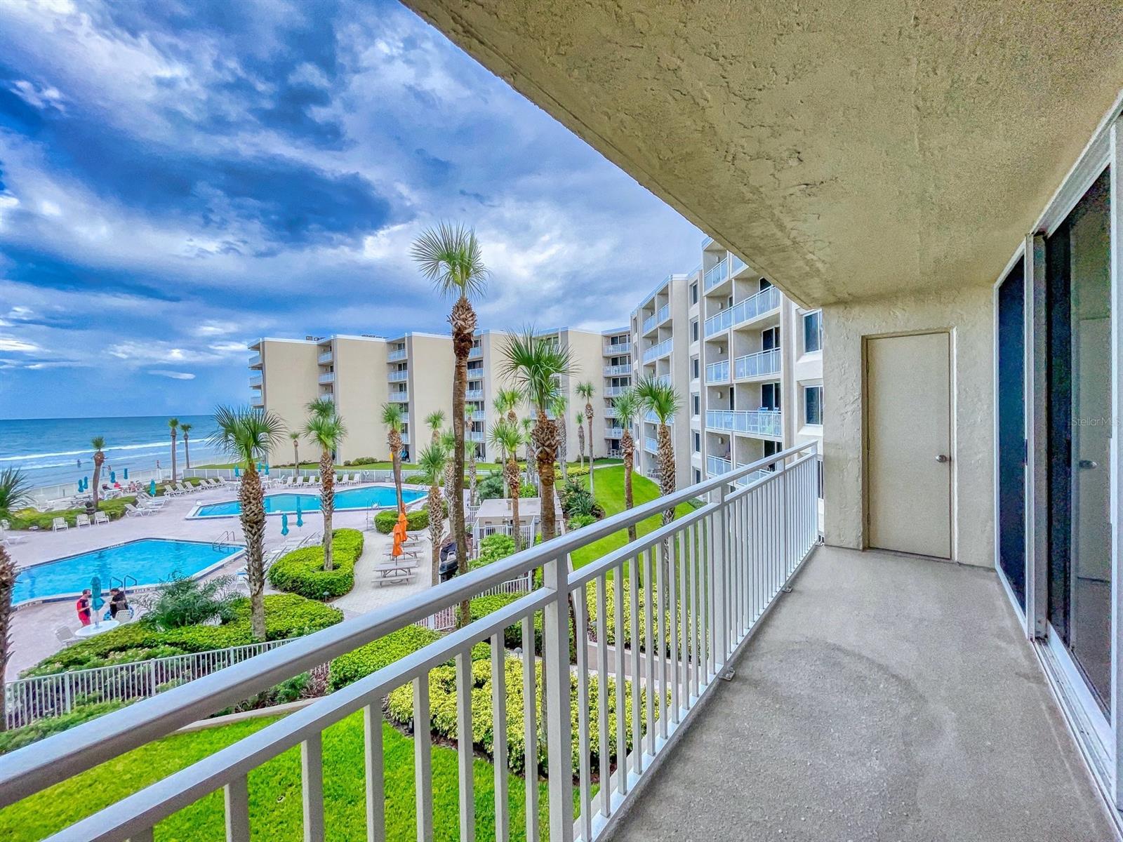 Pelican - Residential