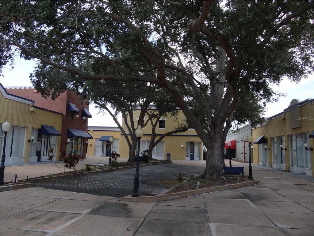 Photo of 6798 Crosswinds Drive N #D-106, St Petersburg, FL 33710 (MLS # U8252157)