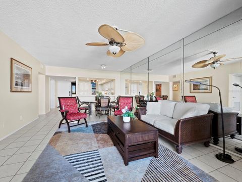 A home in LONGBOAT KEY