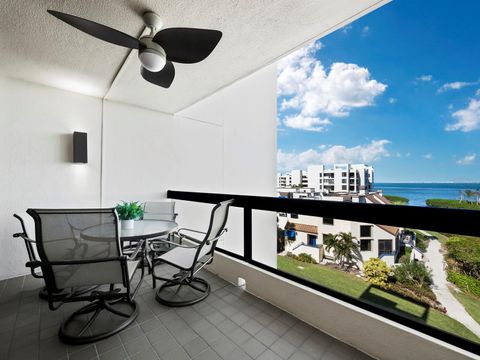 A home in LONGBOAT KEY