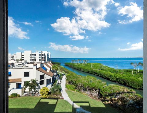 A home in LONGBOAT KEY