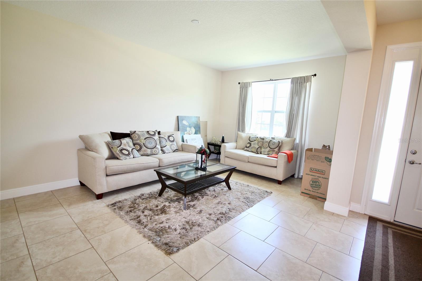 1073 CAVAN DRIVE - Photo 3