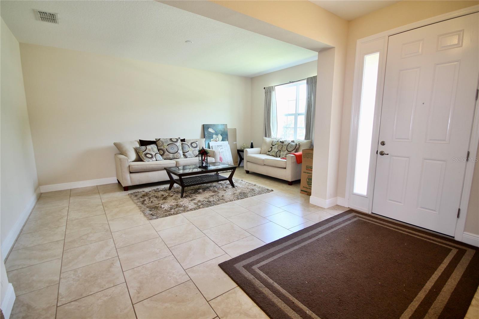 1073 CAVAN DRIVE - Photo 2