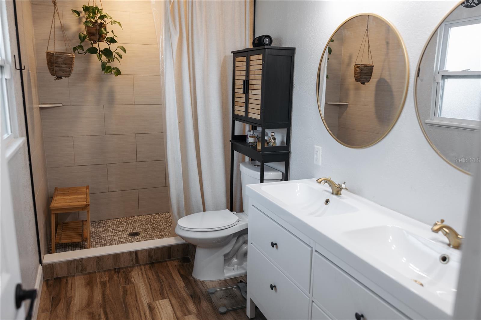 INTERBAY - Residential