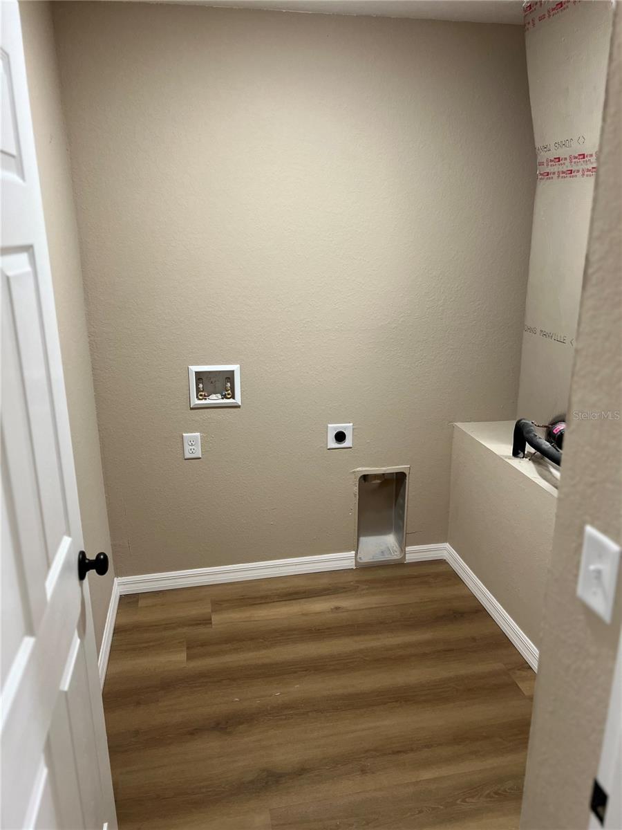 BOWERS COVE ESTATE - Residential