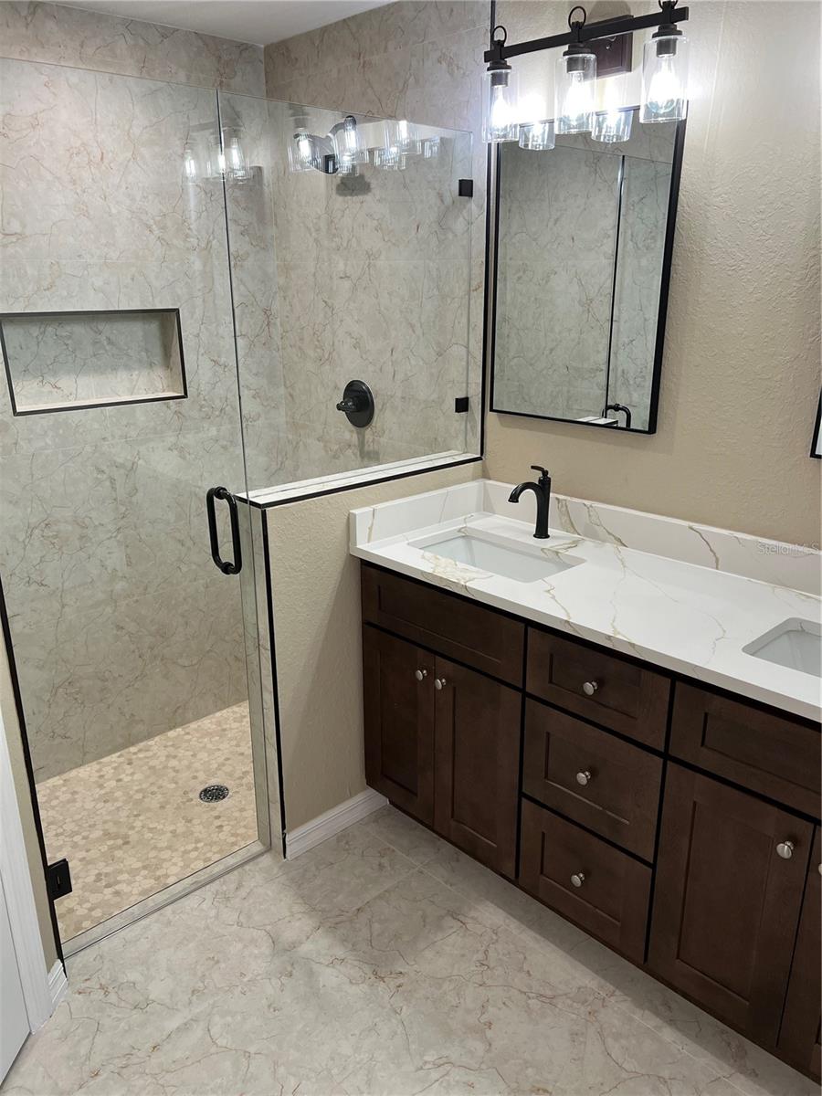 BOWERS COVE ESTATE - Residential