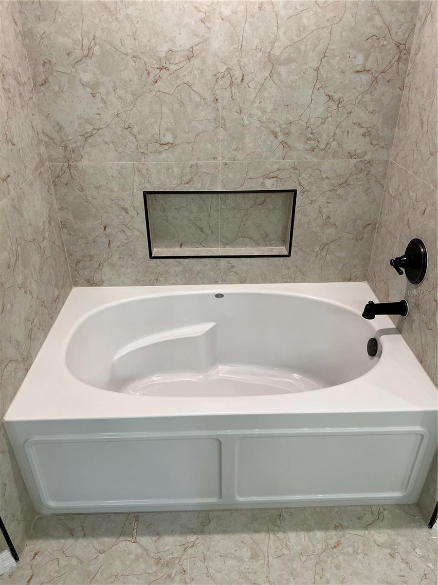 BOWERS COVE ESTATE - Residential