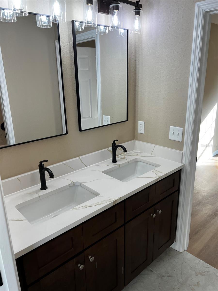 BOWERS COVE ESTATE - Residential