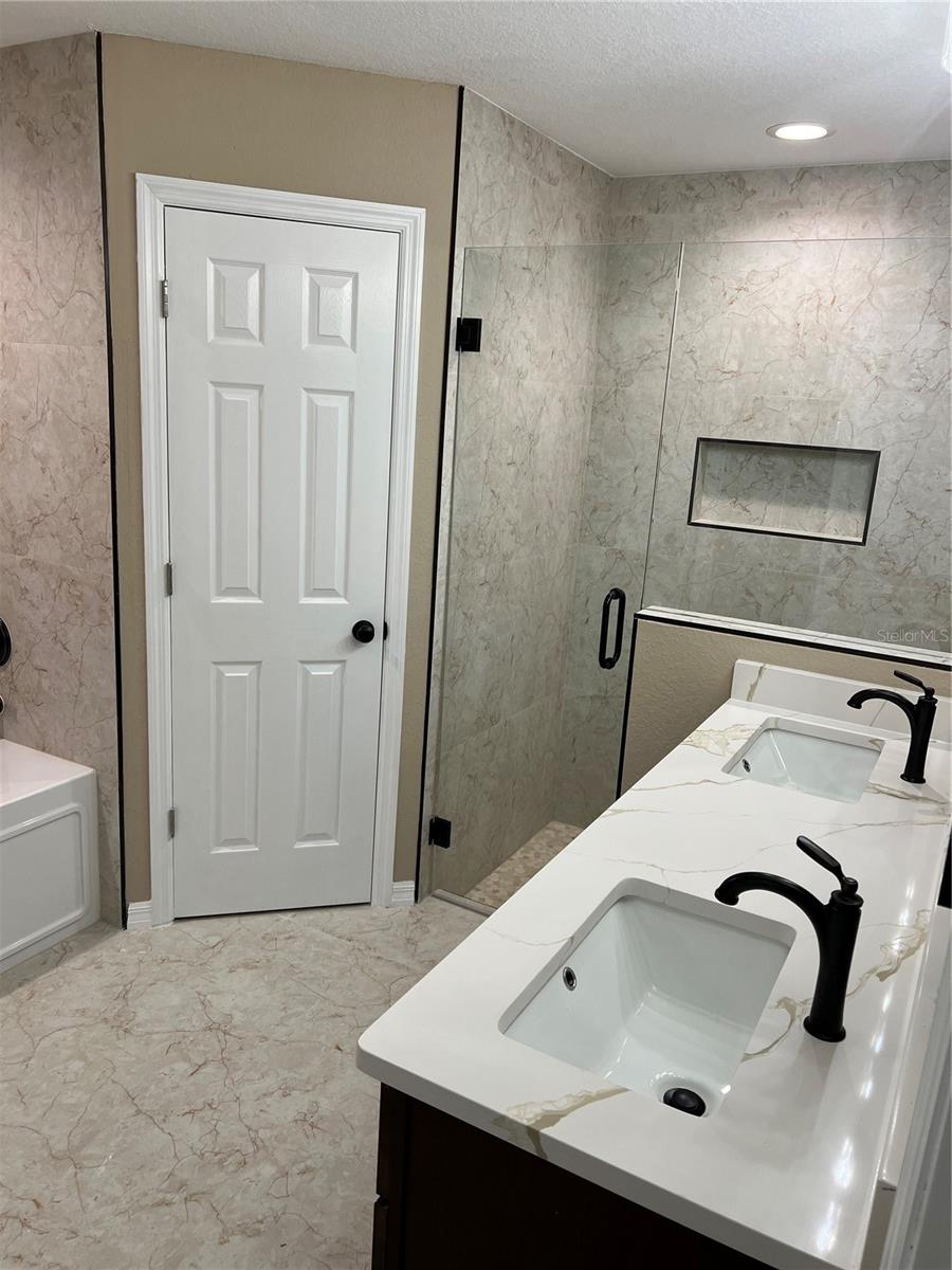 BOWERS COVE ESTATE - Residential