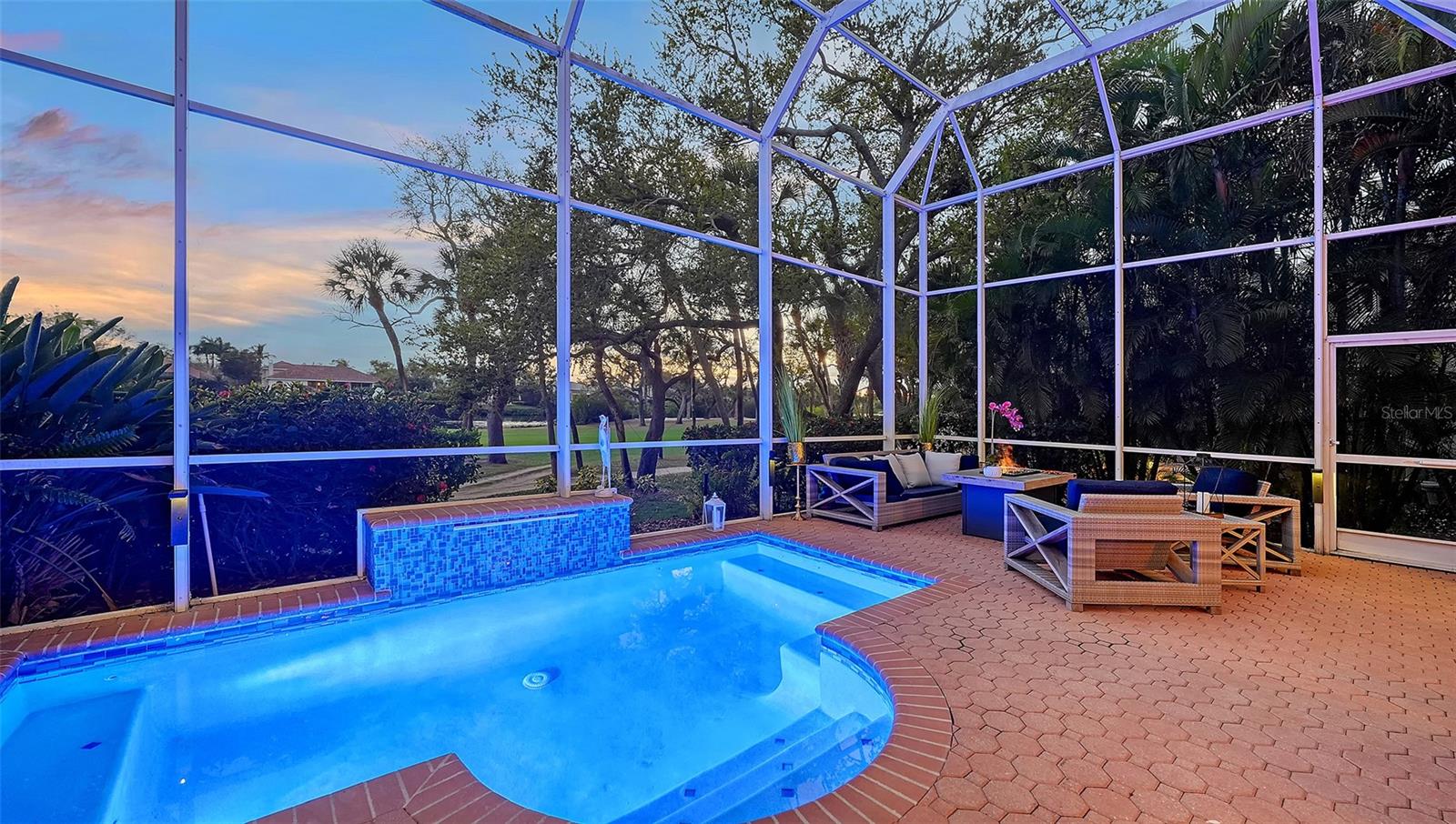 QUEENS HARBOUR - Residential