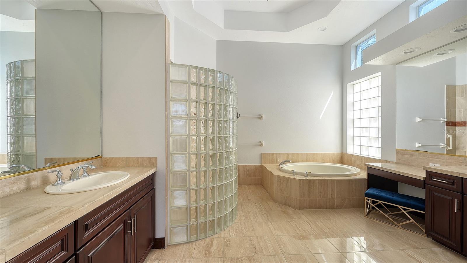 QUEENS HARBOUR - Residential