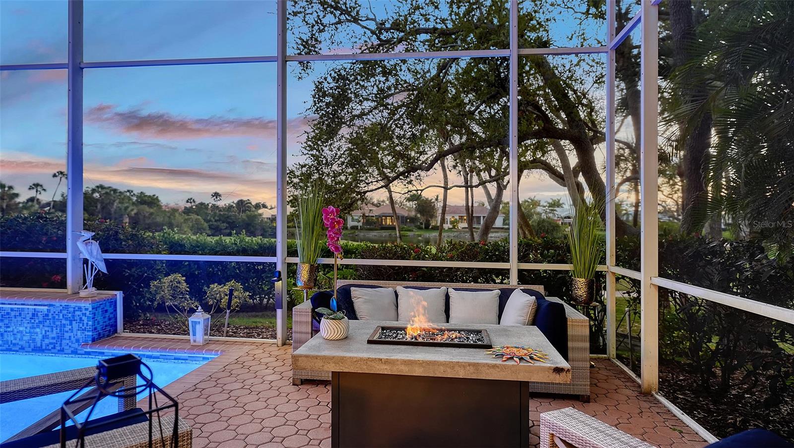 QUEENS HARBOUR - Residential