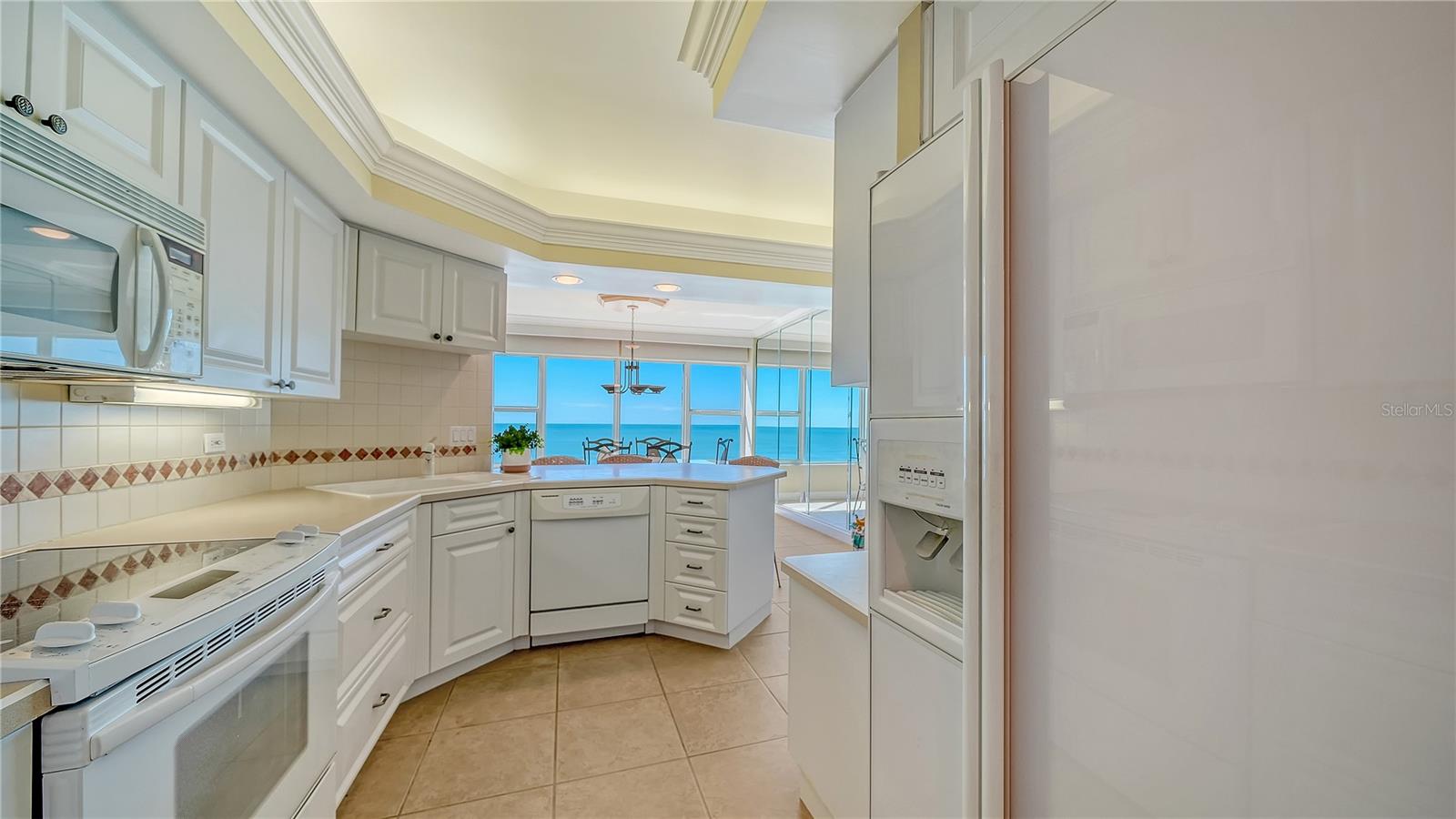 LONGBOAT KEY TOWERS - Residential