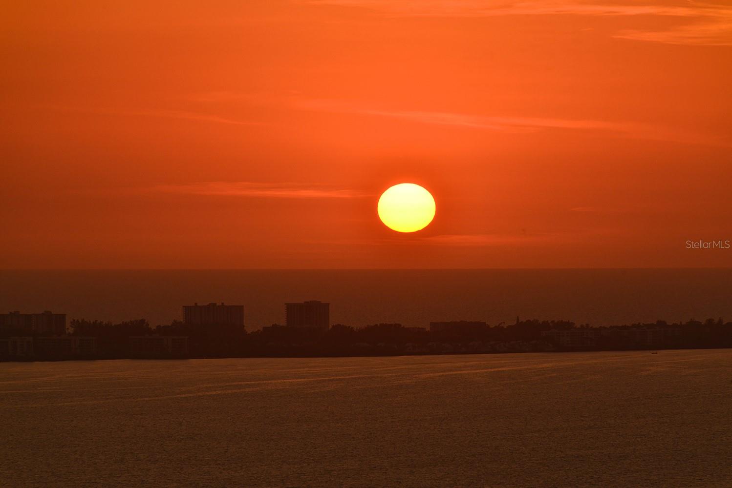 LONGBOAT KEY TOWERS - Residential