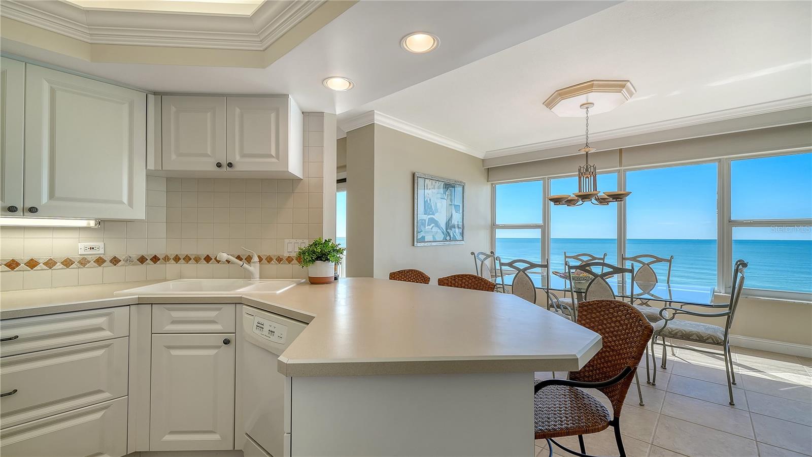 LONGBOAT KEY TOWERS - Residential