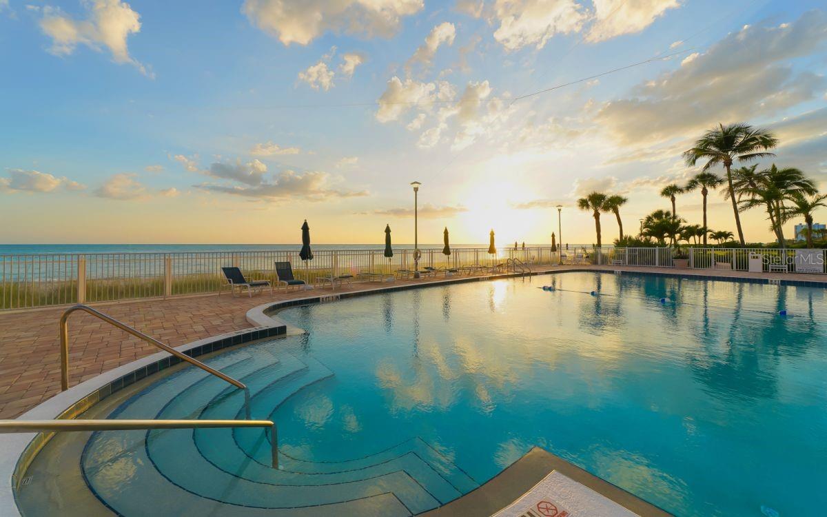 LONGBOAT KEY TOWERS - Residential