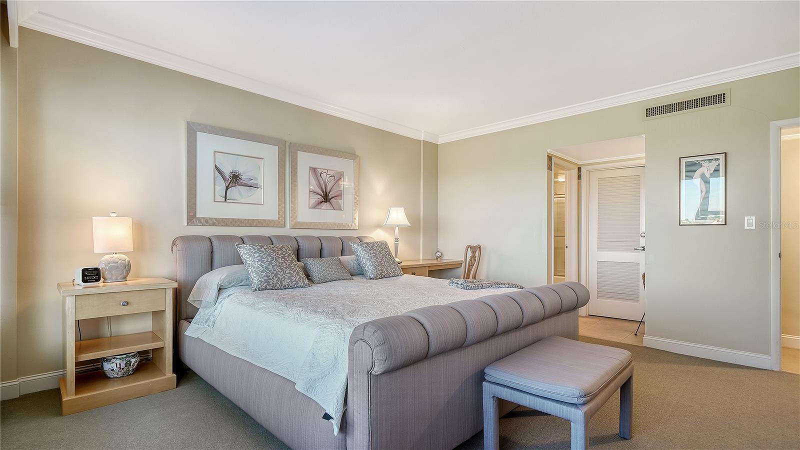 LONGBOAT KEY TOWERS - Residential