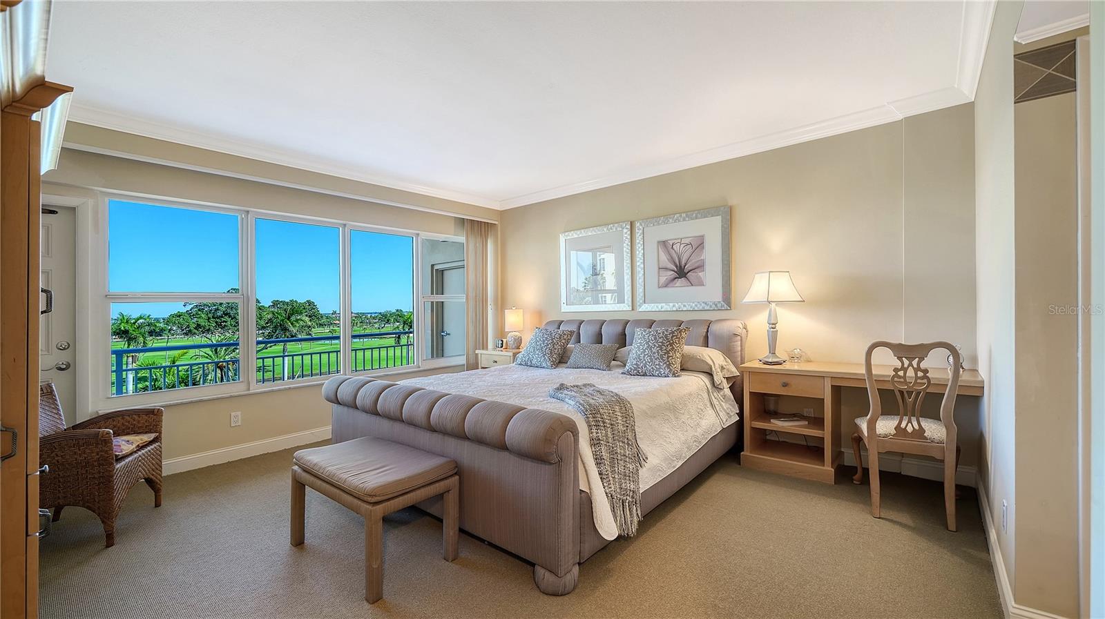 LONGBOAT KEY TOWERS - Residential