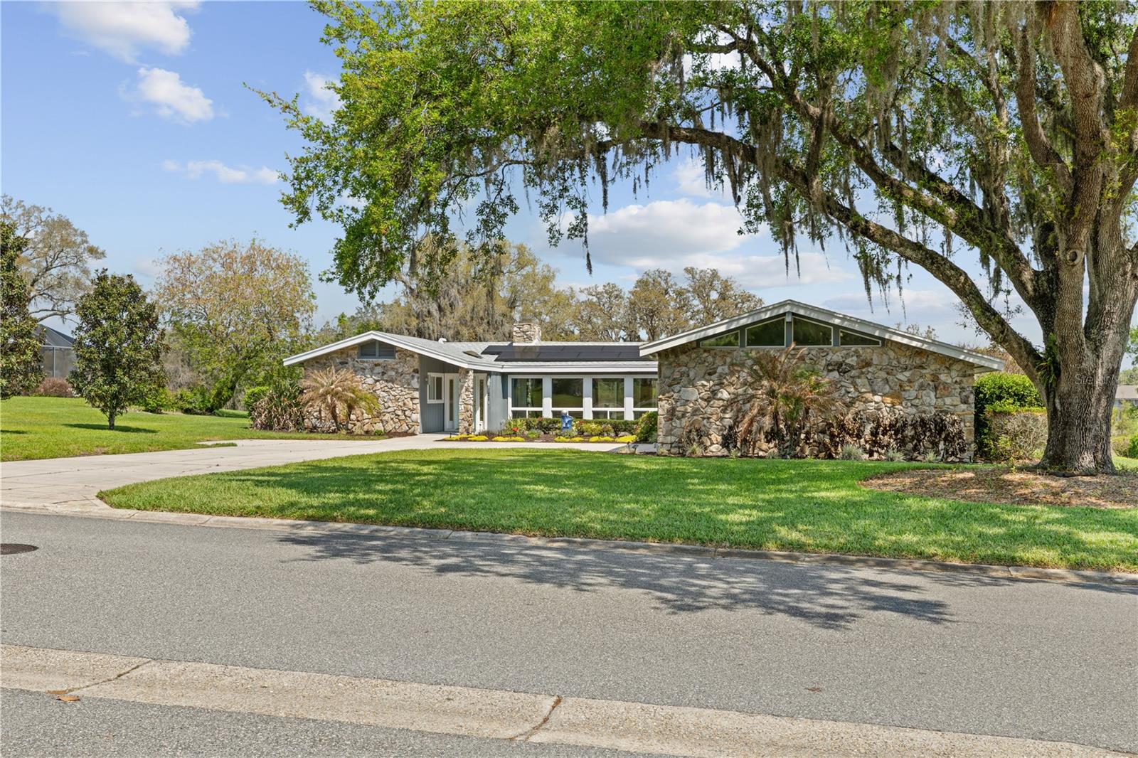 ARROWHEAD LAKE - Residential