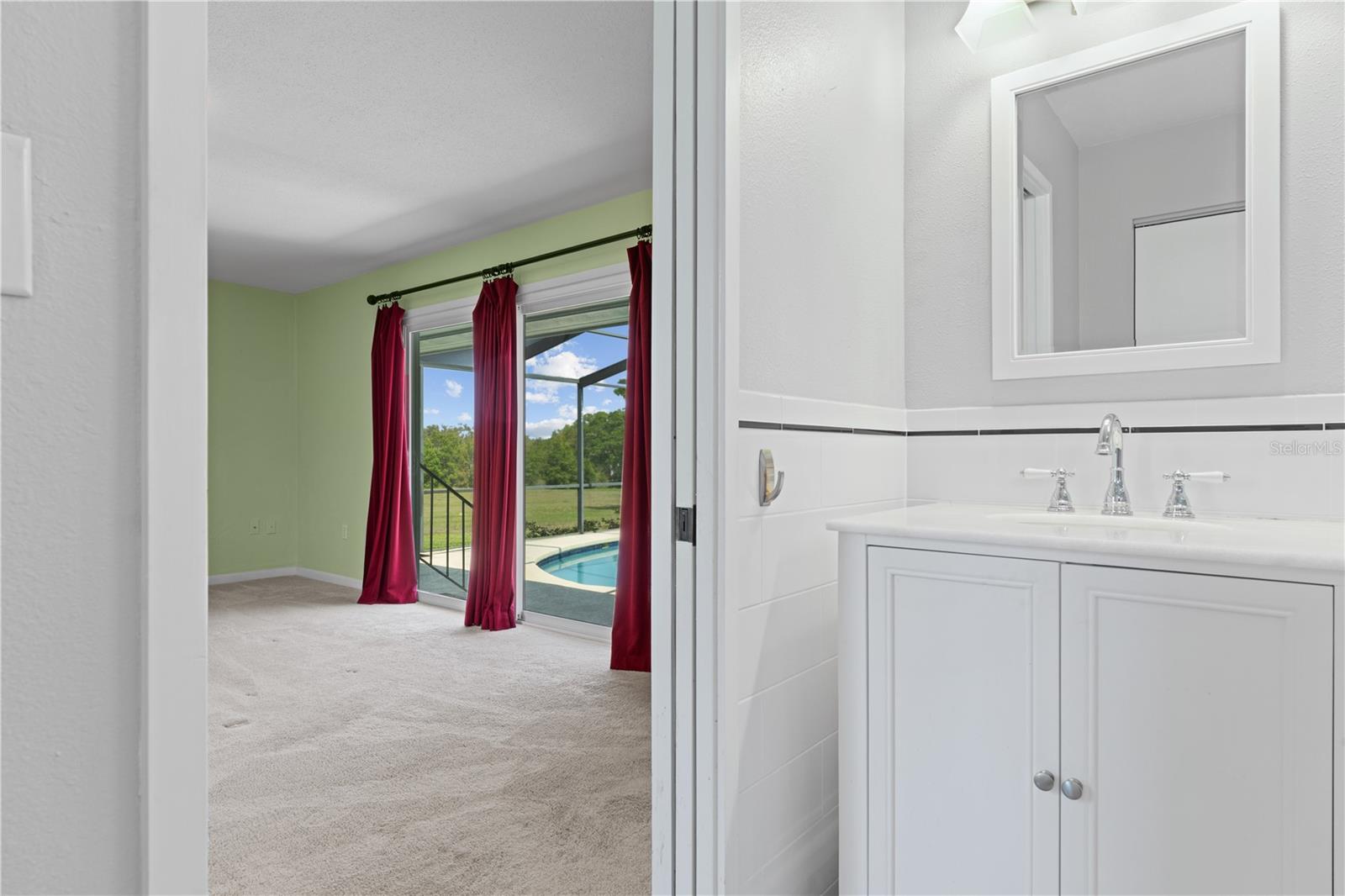 ARROWHEAD LAKE - Residential