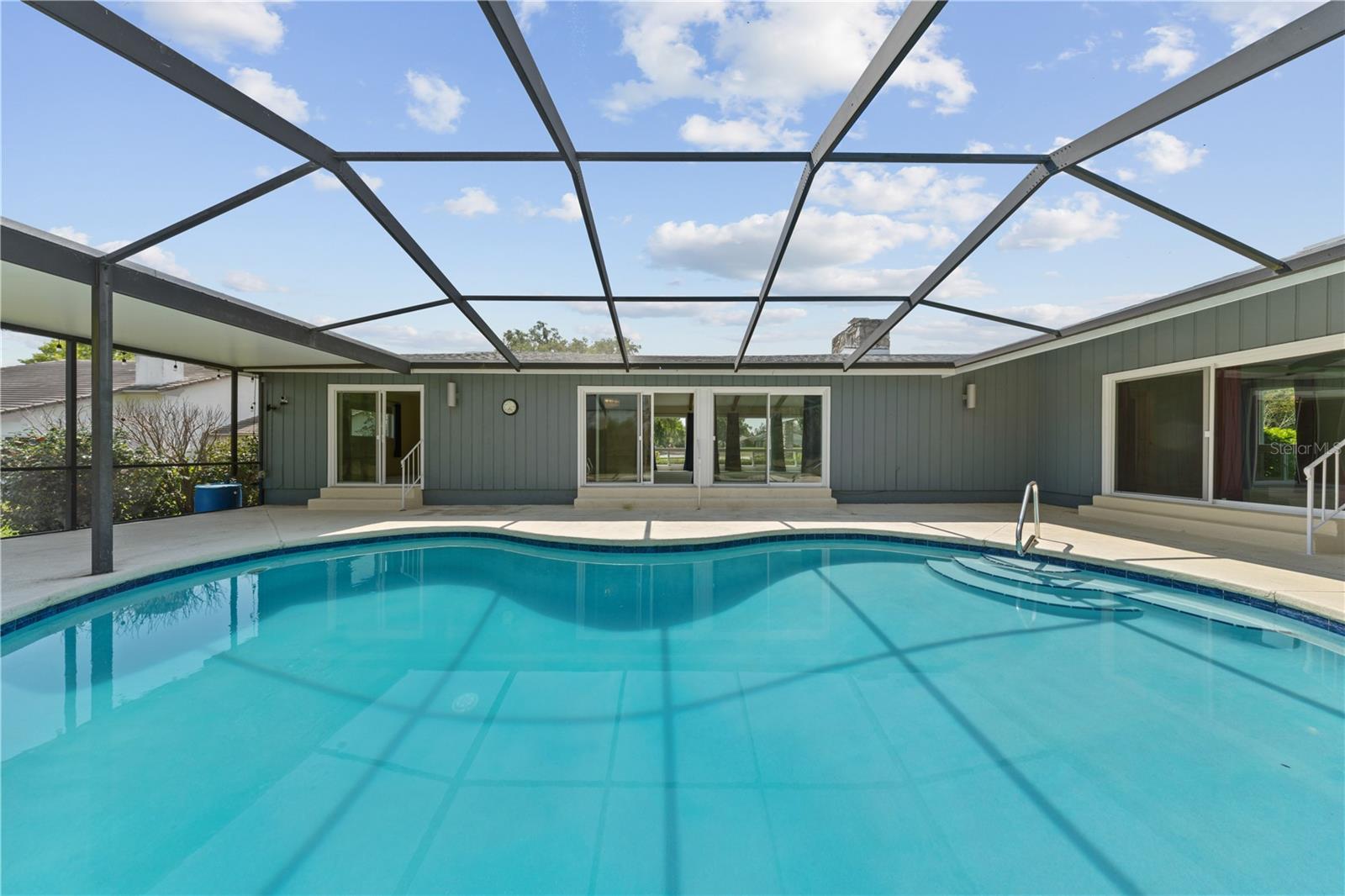 ARROWHEAD LAKE - Residential