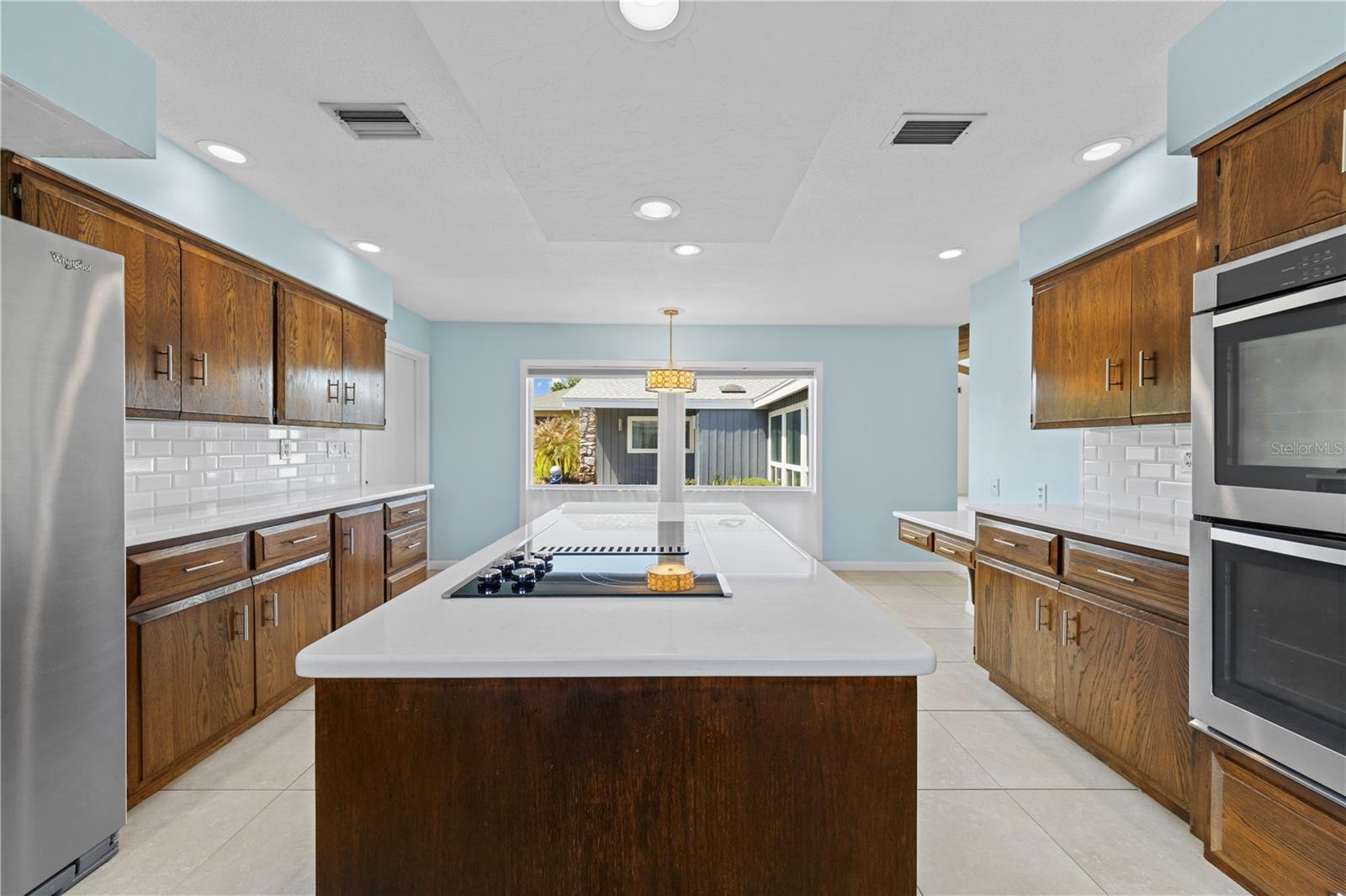 ARROWHEAD LAKE - Residential