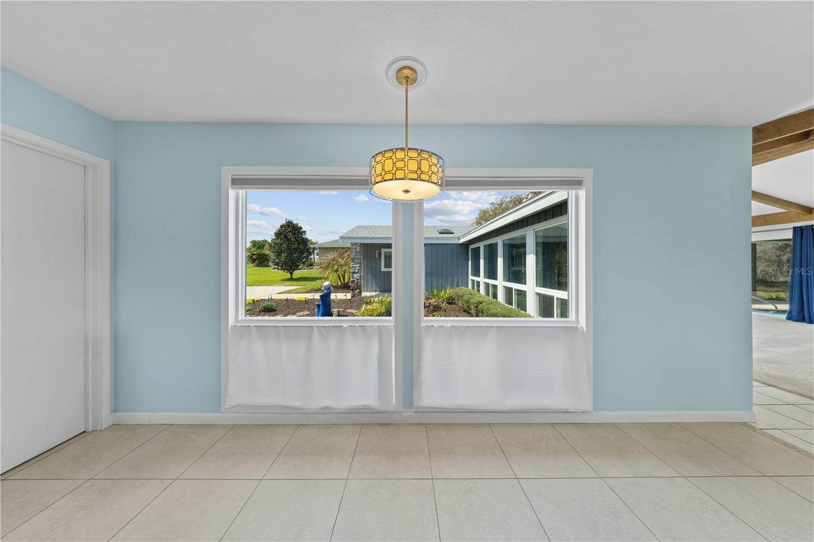 ARROWHEAD LAKE - Residential