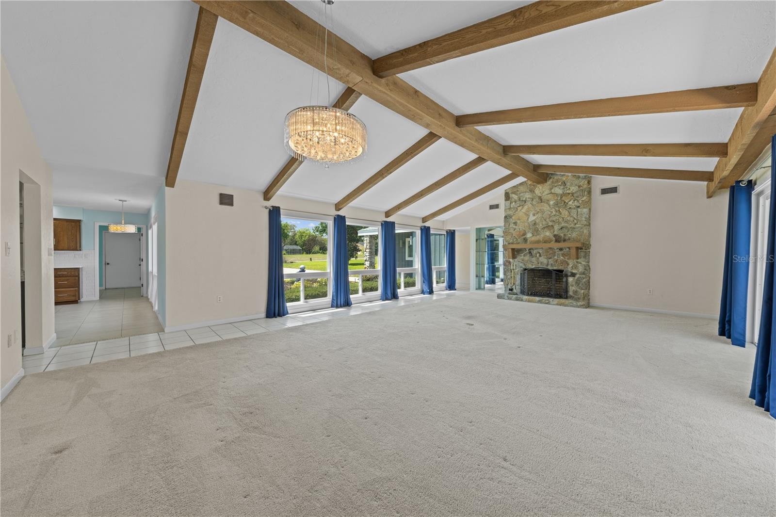 ARROWHEAD LAKE - Residential