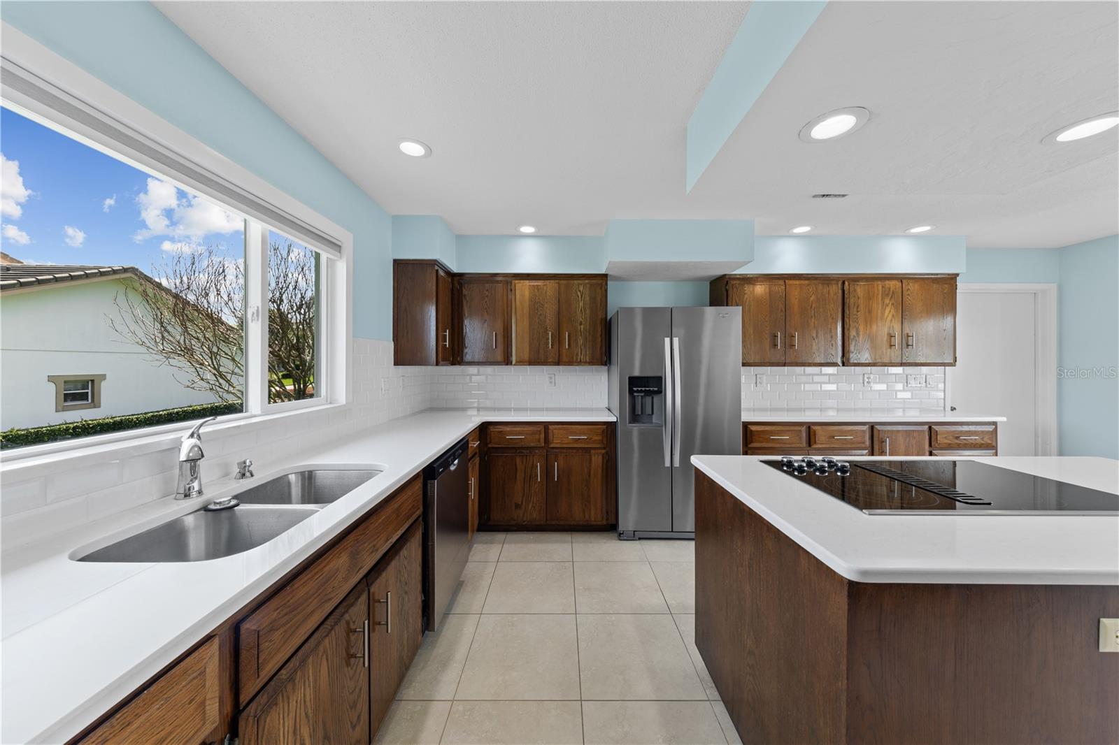 ARROWHEAD LAKE - Residential