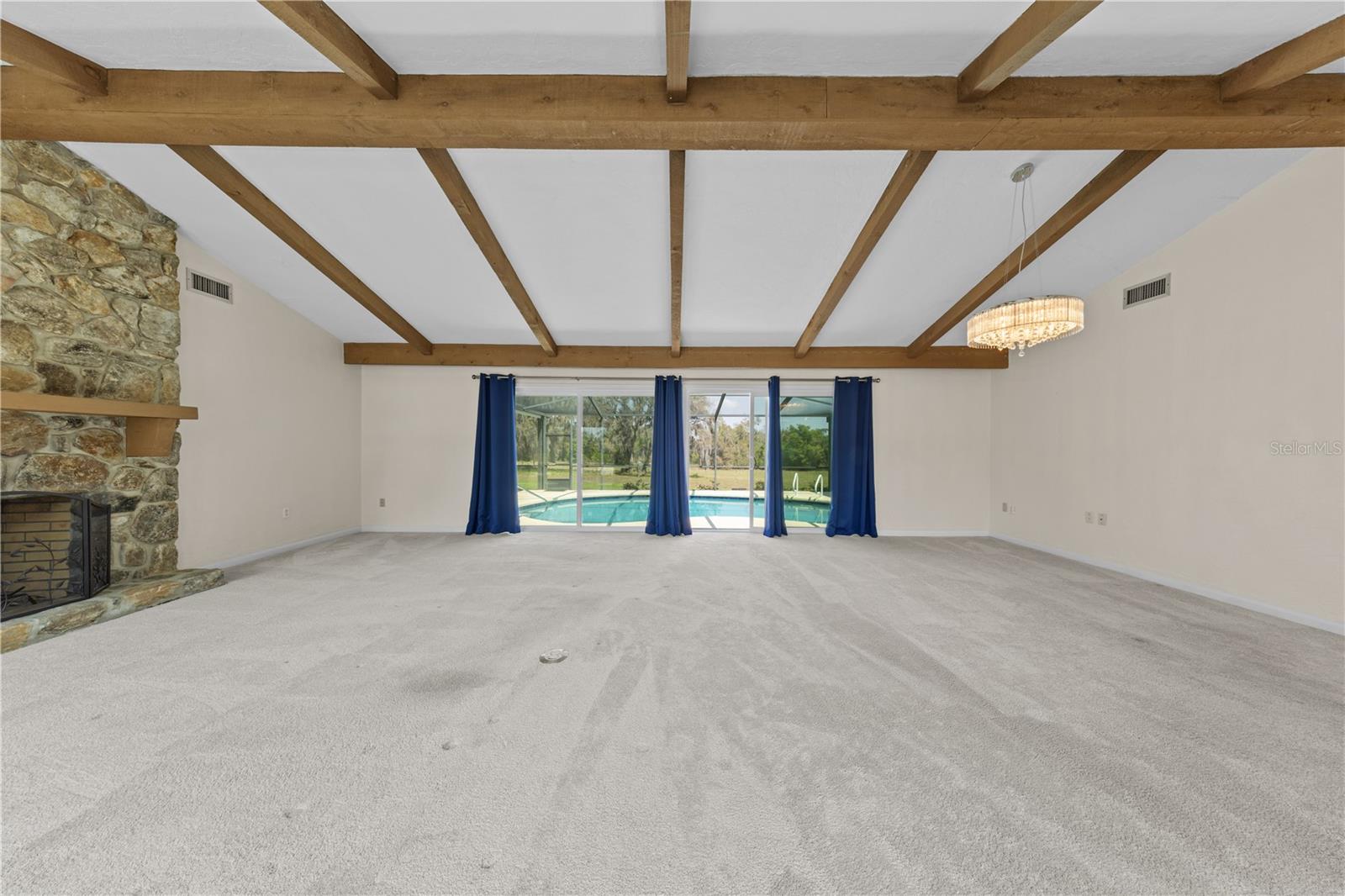 ARROWHEAD LAKE - Residential