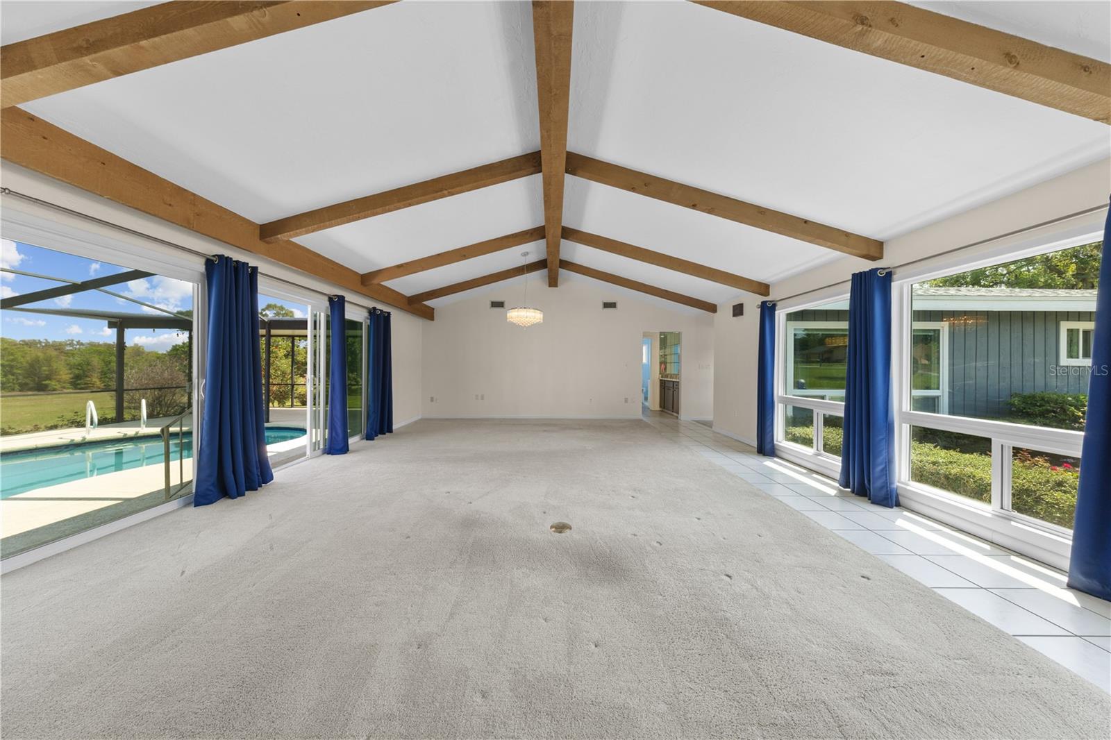 ARROWHEAD LAKE - Residential