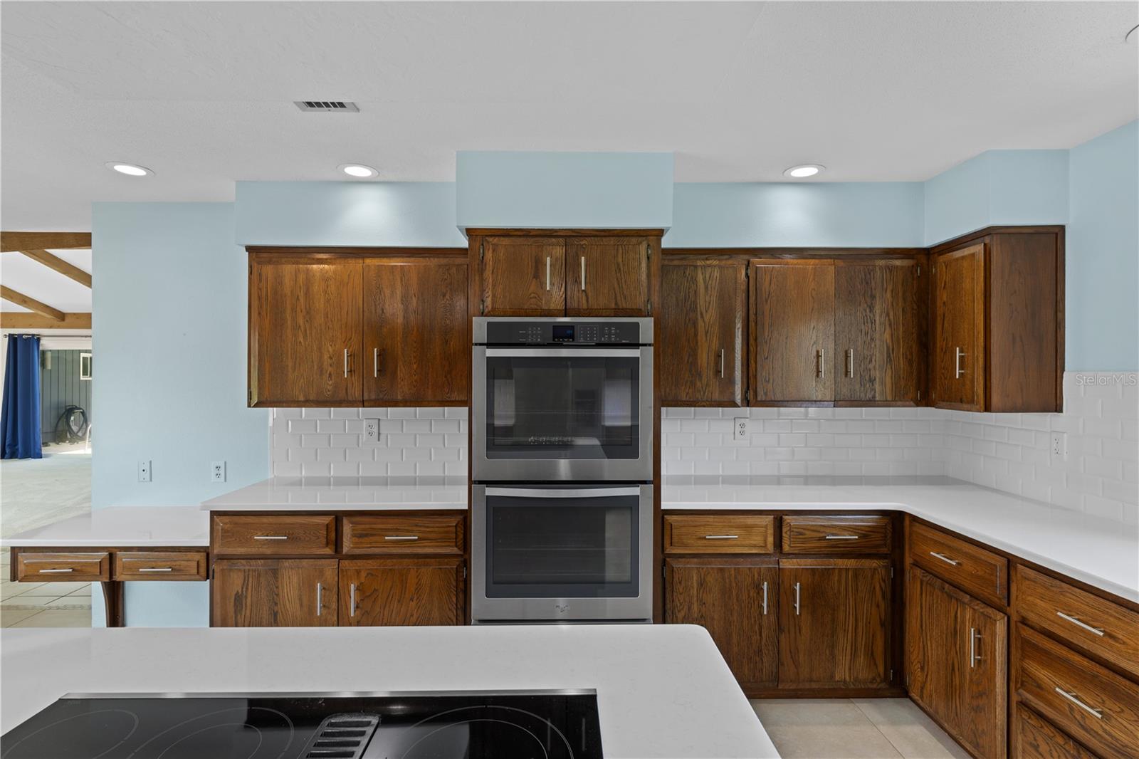 ARROWHEAD LAKE - Residential