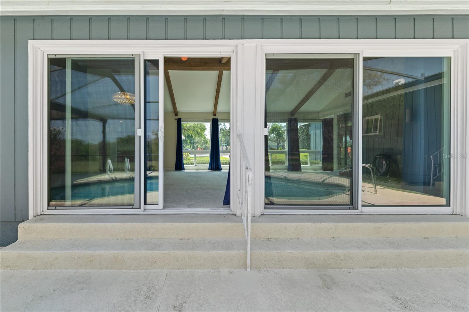 ARROWHEAD LAKE - Residential