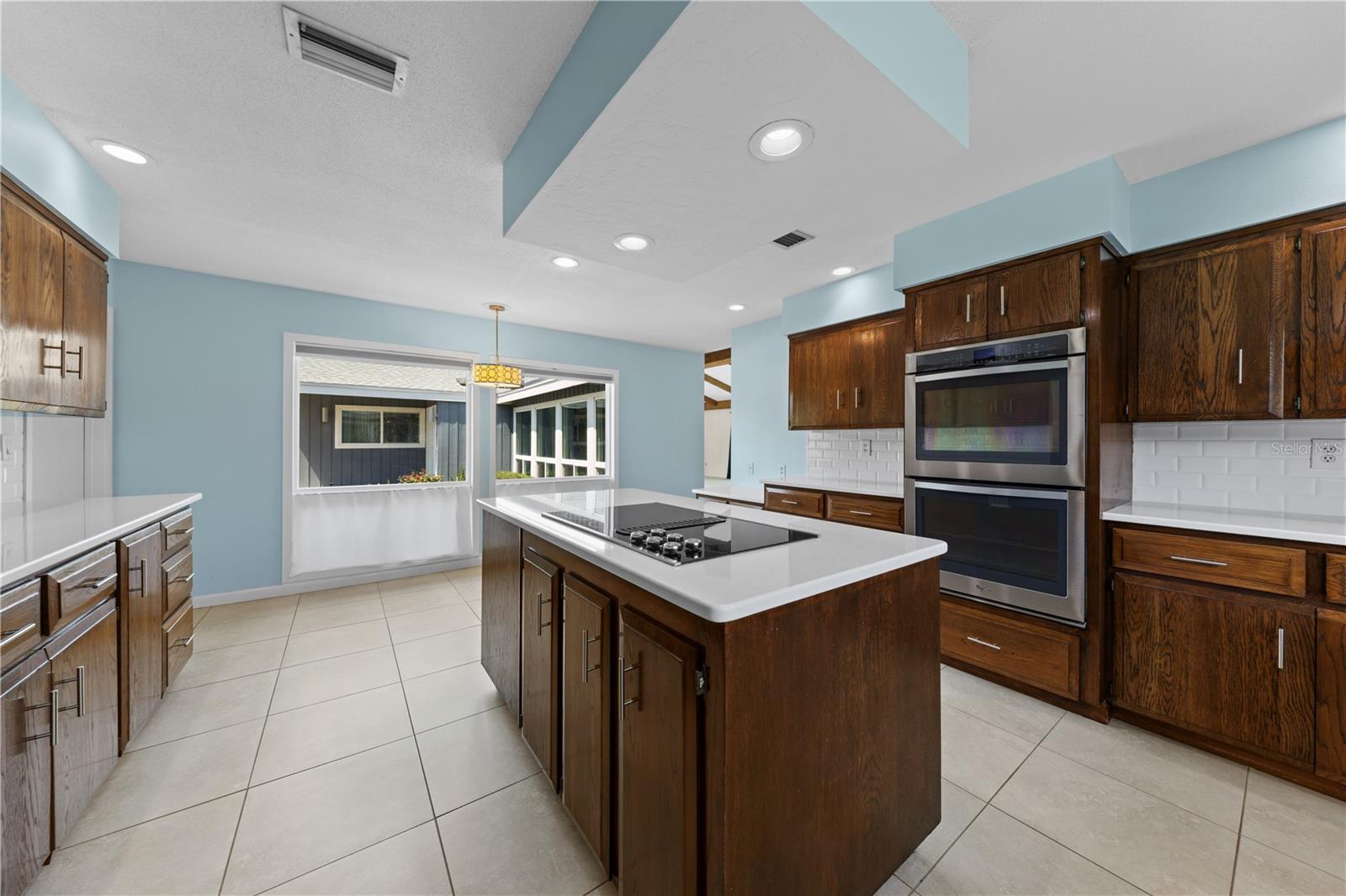 ARROWHEAD LAKE - Residential