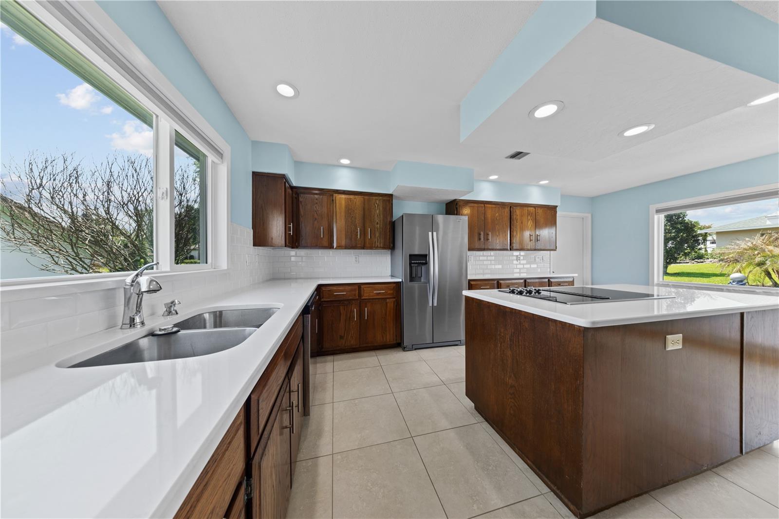 ARROWHEAD LAKE - Residential