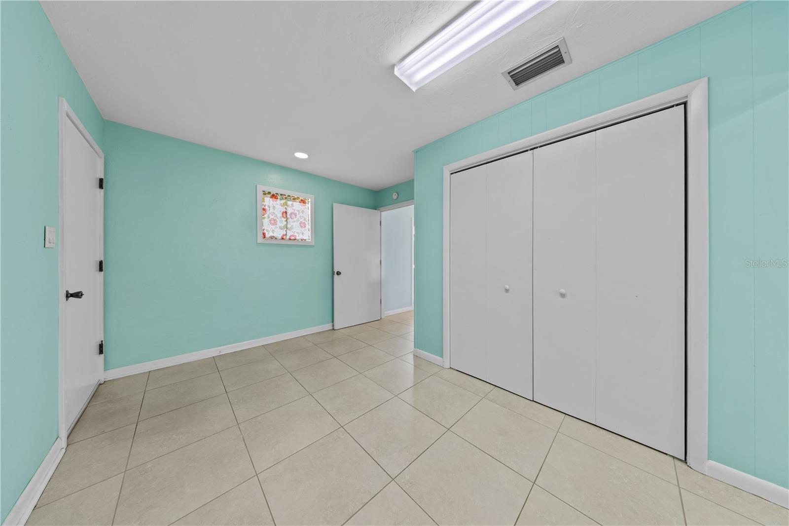 ARROWHEAD LAKE - Residential