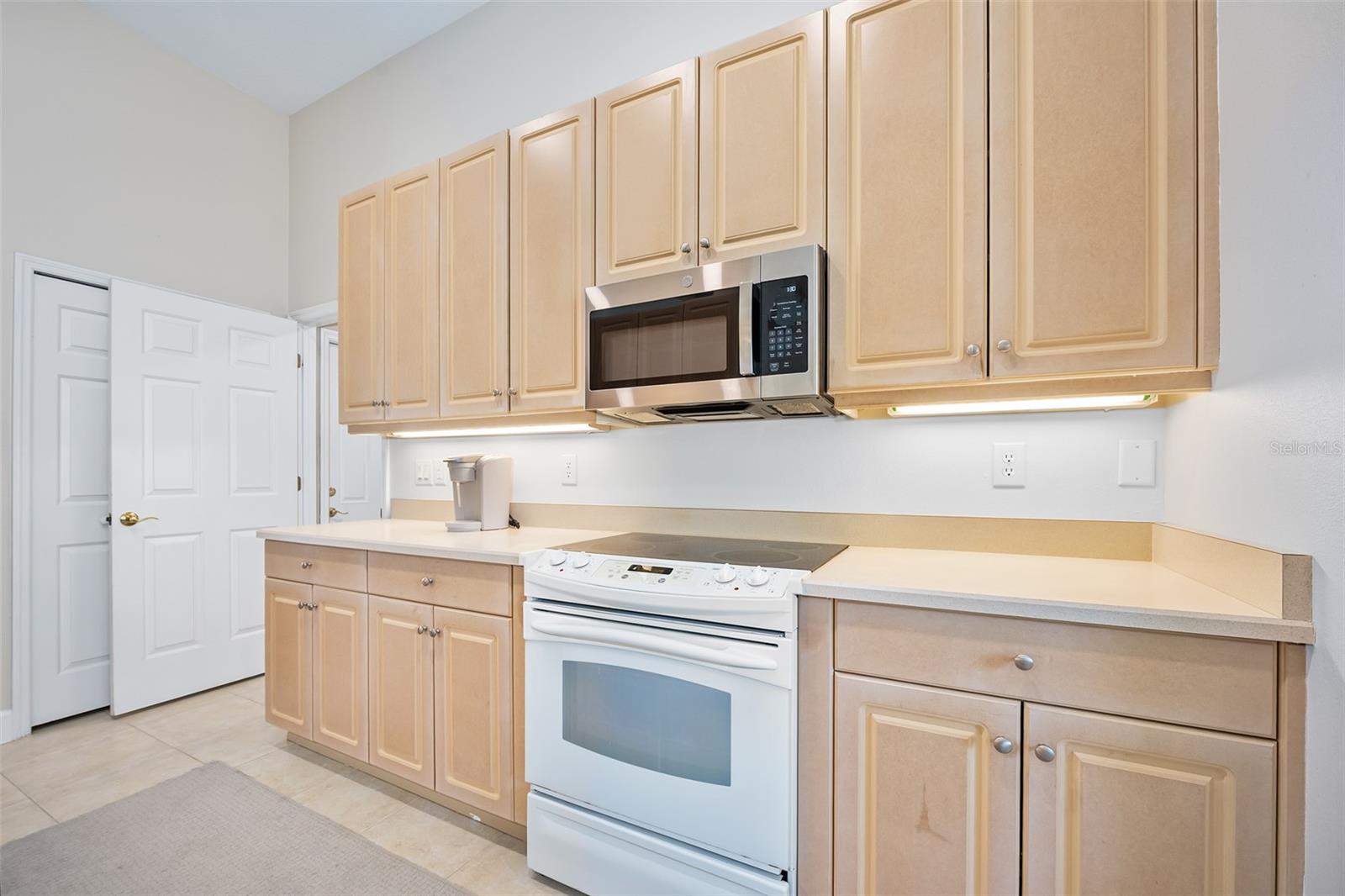 BREAKAWAY TR PH 03 UNIT 2B - Residential