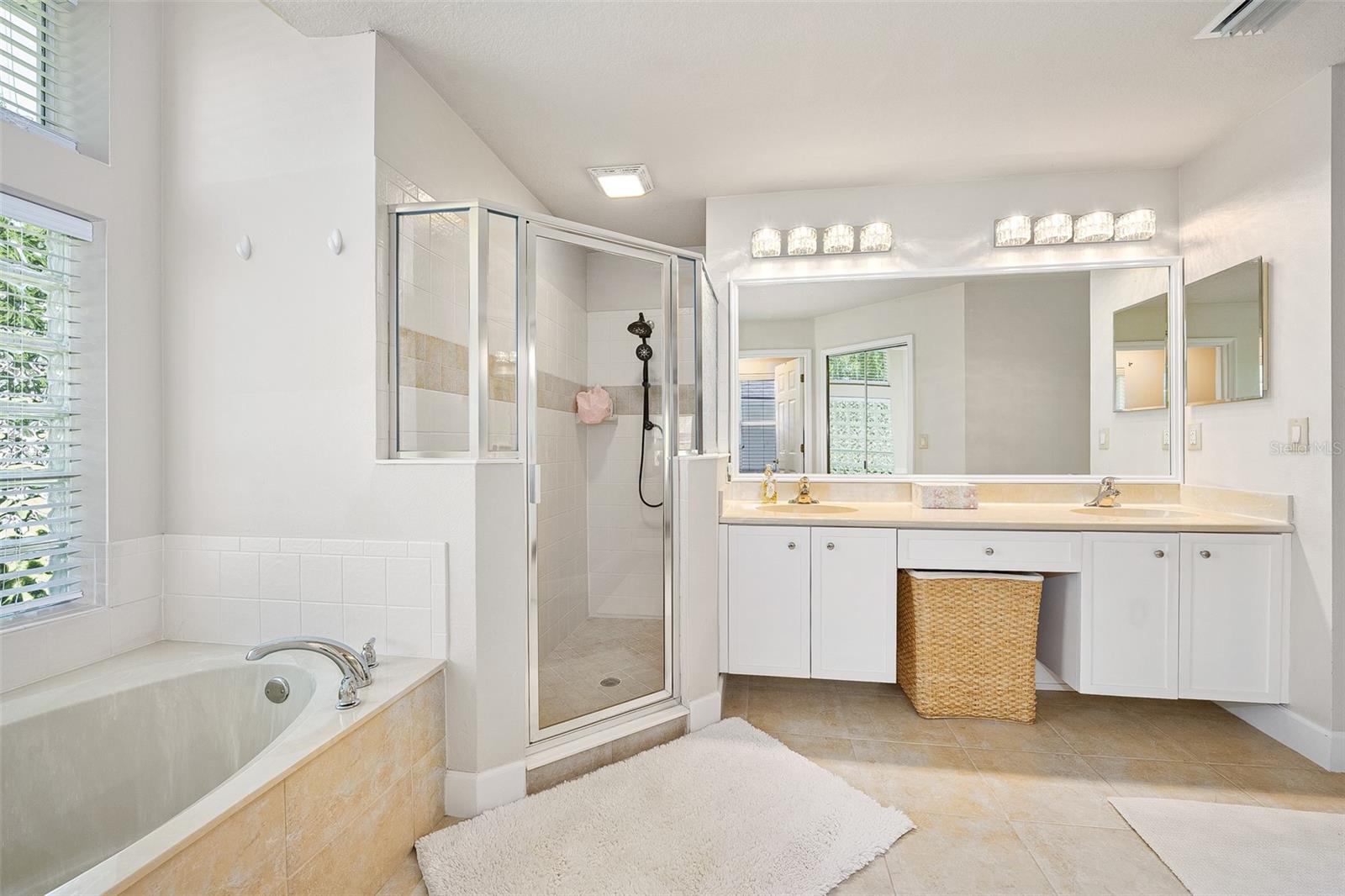 BREAKAWAY TR PH 03 UNIT 2B - Residential