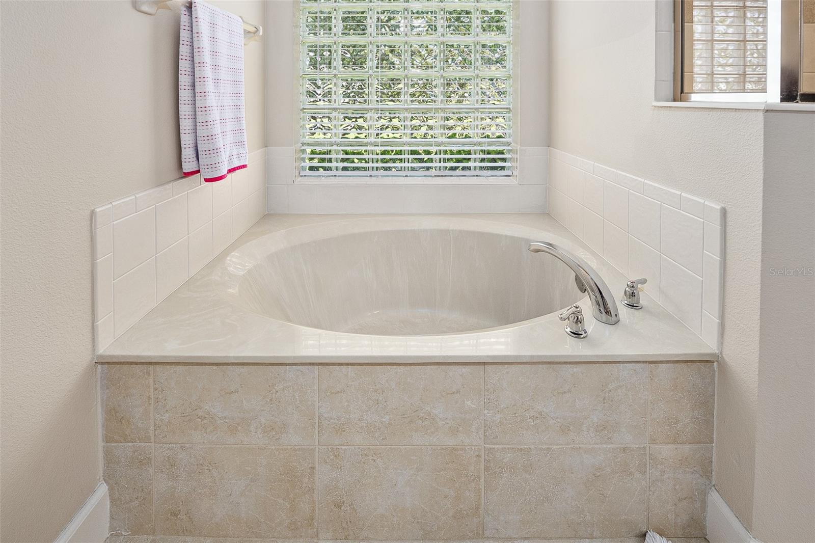 BREAKAWAY TR PH 03 UNIT 2B - Residential