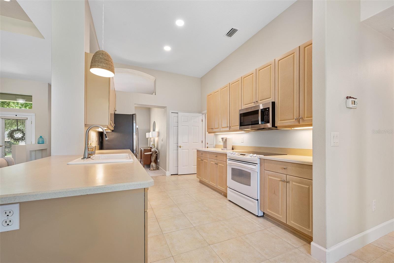 BREAKAWAY TR PH 03 UNIT 2B - Residential