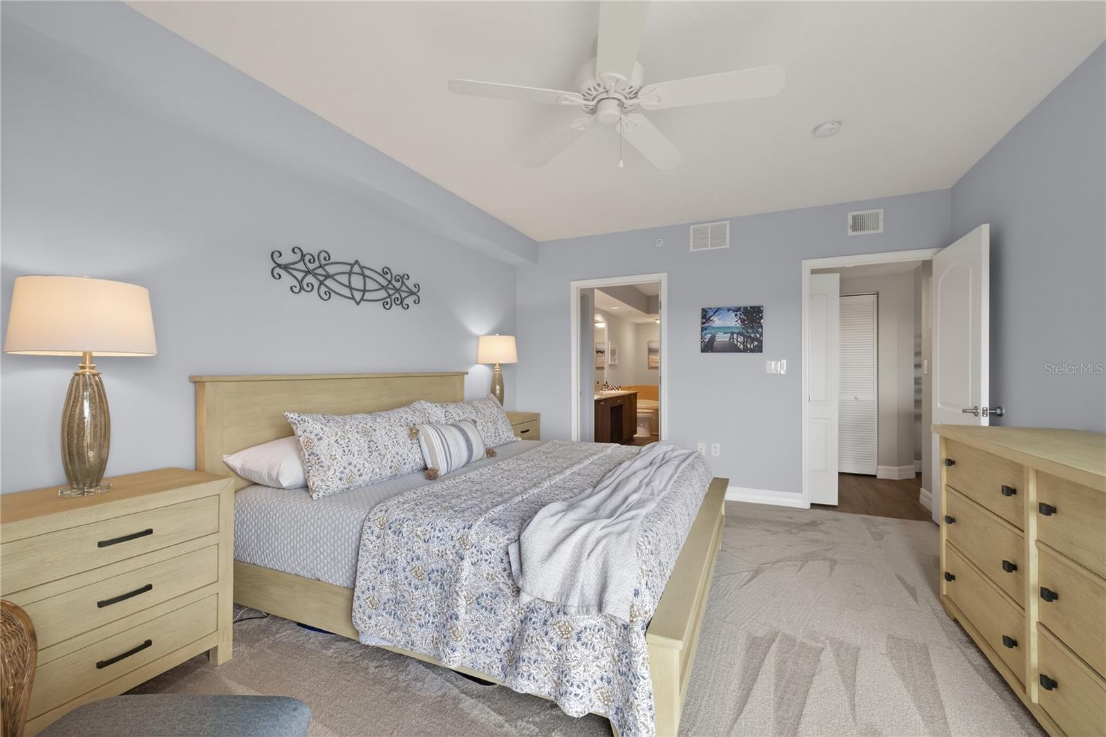 SEAVIEW PLACE - Residential