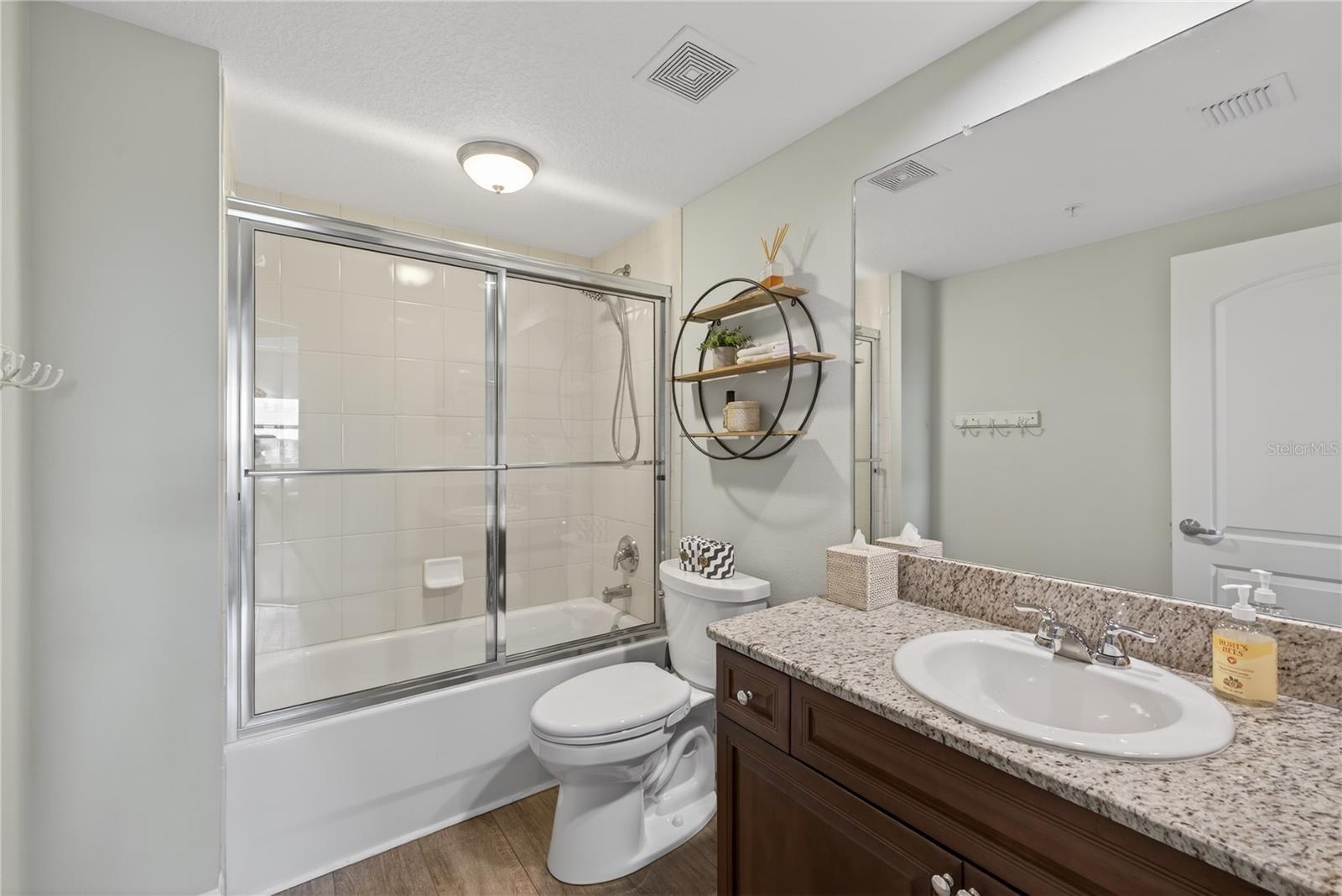 SEAVIEW PLACE - Residential