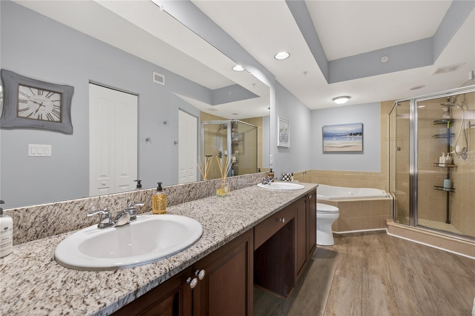 SEAVIEW PLACE - Residential